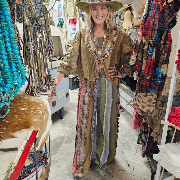 ***SOLD***ONE SIZE SMALLGRAB THEM AT COST*** A Rare Bird Bust Your Buttons Jeans - Picture 2 of 5